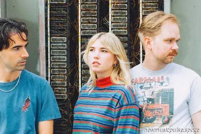 „If You Go, I Go, Forever“: Pfadfinderinnen finden Verbundenheit, Überzeugung und Zugehörigkeit auf „Same Kids“ – Atwood Magazine