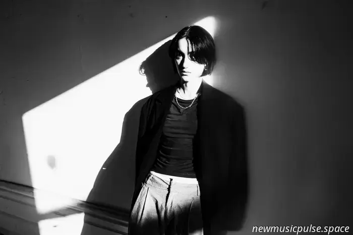 Artist to Keep an Eye On: London’s Reem Mitten Is Transforming Emotions into Dreams with a Voice That Resonates Deeply and Tracks That Express Inner Longing - Atwood Magazine