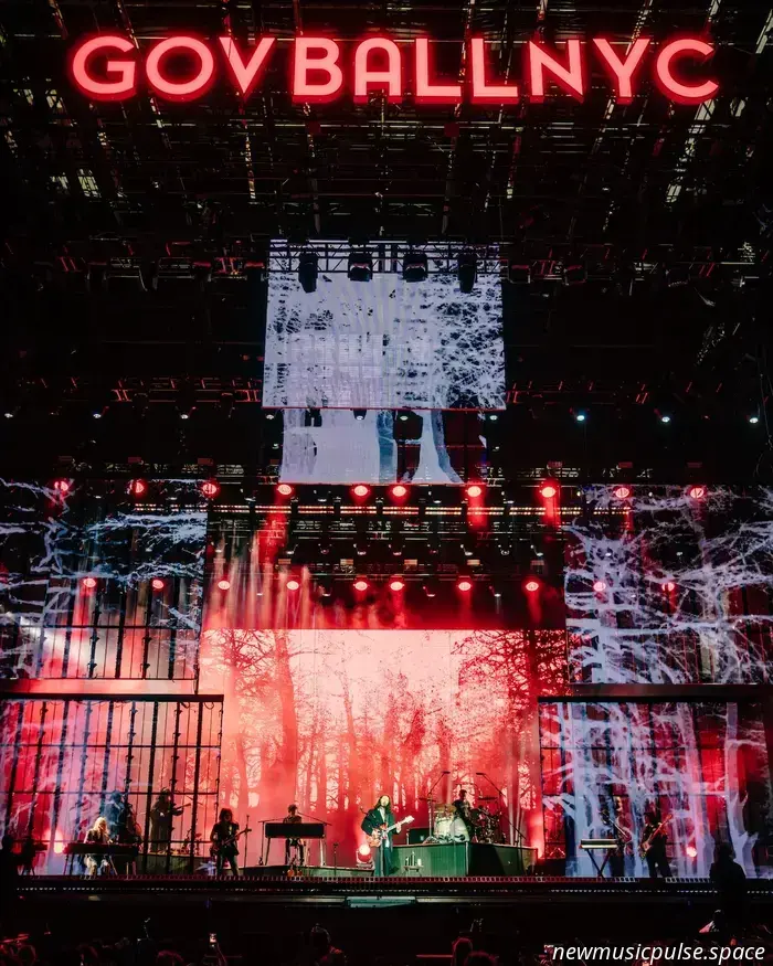 Governors Ball 2025: dal modello di ruolo e il bacio di Conan Gray al discorso di Hozier sulla democrazia, l'iconico set di Olivia Rodrigo e altro ancora! - La rivista Atwood