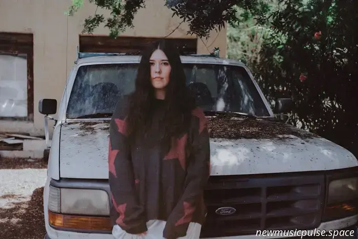 „Ich bin nur eine Person mit vielen Gefühlen“: Sydney Sprague über das Kanalisieren emotionaler Extreme in Indie-Rock-Katharsis – Atwood Magazine