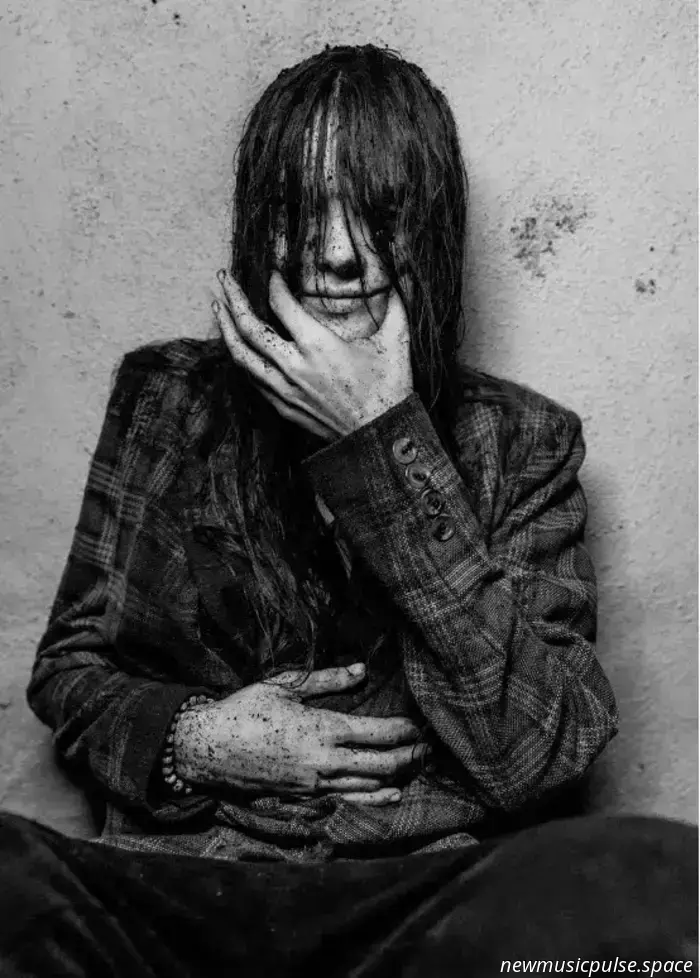 SOFIA ISELLA comparte potente Nuevo EP ' I'm camera.’