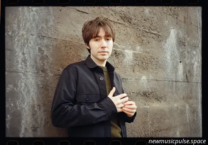 Matt Maltese teilt 'Sehnte sich mein ganzes Leben nach dir'