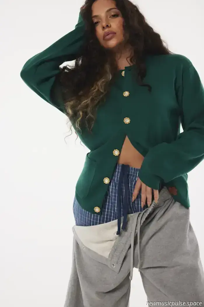JADE defiende la individualidad del pop con 'THAT'S SHOWBIZ, BABY!'