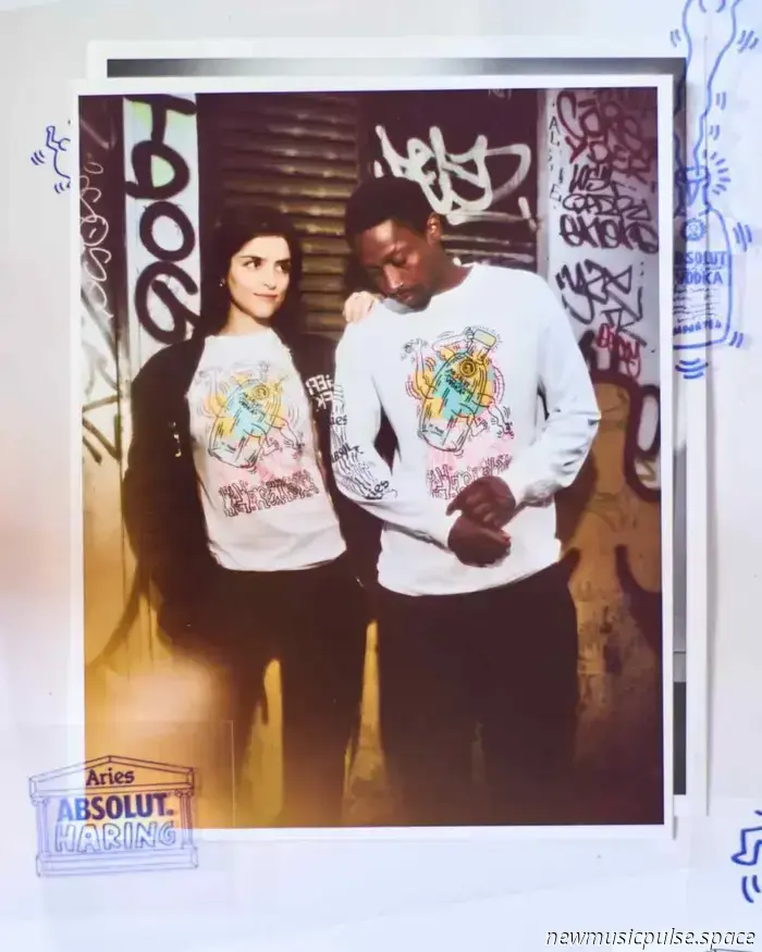 Arte para todos: Aries revive la colaboración de 1986 entre Keith Haring y Absolut para 2025