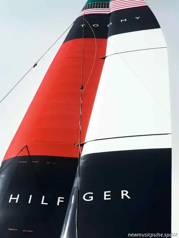 Auf dem Wasser geboren, für die Stadt gebaut: Tommy Hilfiger und Mike Buckley von U.S. SailGP über ihre neueste Zusammenarbeit