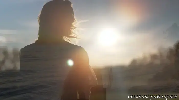 Premiere: Lizzie Weber & Markéta Irglová präsentieren eine heilige, seelenbewegende Anrufung in „Maria“ - Atwood Magazine