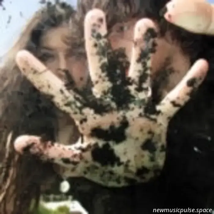 „We Were Never the Same“: Das Indie-Rock-Duo Witch Post umarmt Unbehagen, Mythos und Verwandlung auf „Changeling“