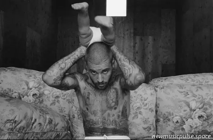 El sorpresivo disco de Justin Bieber, 'SWAG', es un reflejo maravillosamente fragmentado de la vida del fallecido - Atwood Magazine