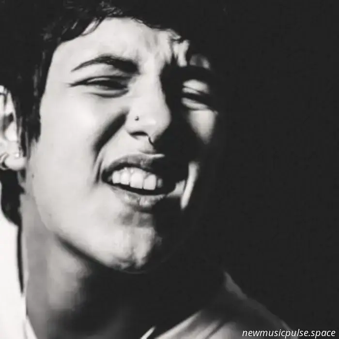 Le scelte dell'editor n. 139: Bartees Strange, Spanish Love Songs, Dijon, Deadbeat Girl, Dutch Interior e mildred! - Atwood Magazine