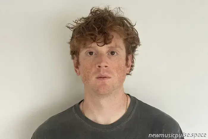 "Sto solo cercando di mettere a posto la testa": Max Kuehn dei FIDLAR trova slancio in "Slide" e nel secondo album "All for Nothing" - Atwood Magazine