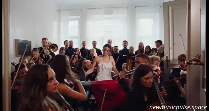 Rosalía lanza su nueva y deslumbrante canción 'Berghain'