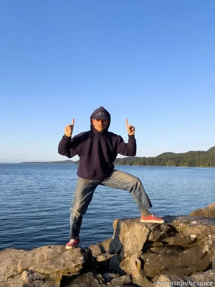 Сводя соседей с ума: Мак ДеМарко возвращается в Бристоль