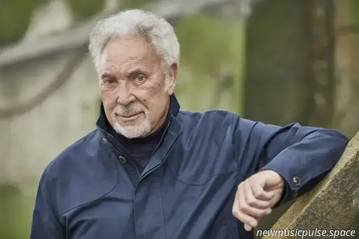 Il modo in cui Ghostface Killah rielabora questo campione di Tom Jones è notevole.