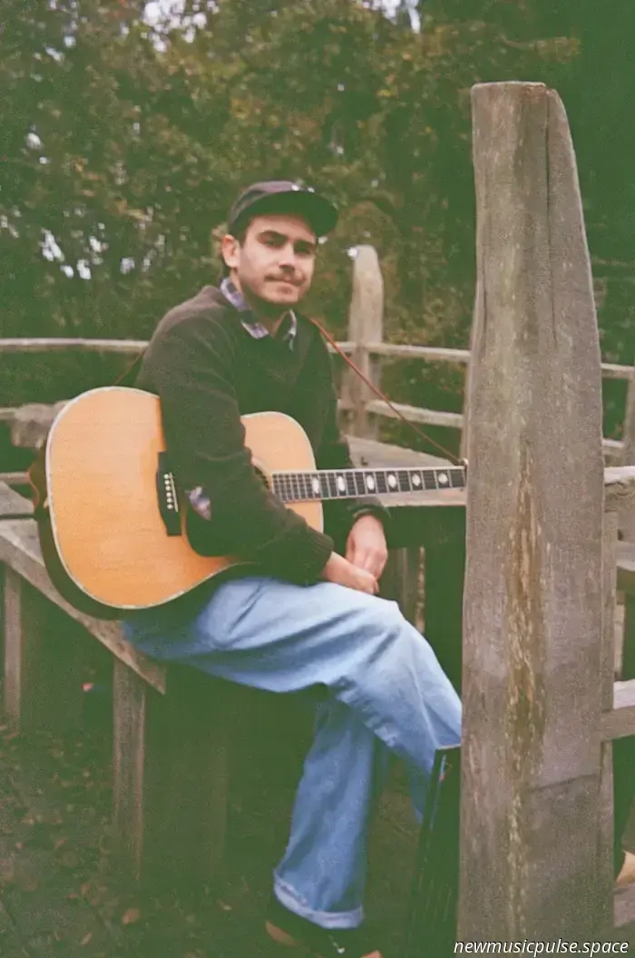 Künstler, auf den man achten sollte: Henry Grace tritt mit „Say Something Mean“ hervor, ein die Seele bewegendes Lied über Menschlichkeit, Leidenschaft und hart erkämpfte Klarheit - Atwood Magazine