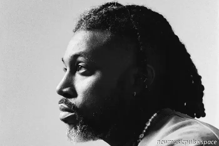 "Tuyos Siempre": Aaron Taylor convierte una poderosa promesa en música que conmueve el alma en su EP despojado - Atwood Magazine