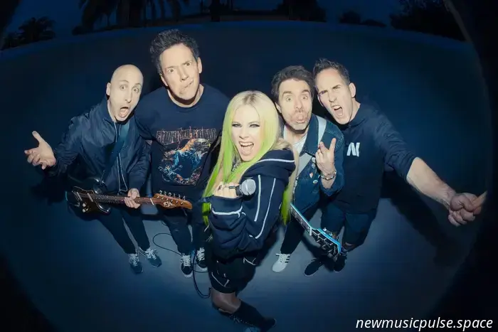 Аврил Лавин и Simple Plan возвращаются во времени к славе поп-панка с песней “Young &amp; Dumb” - Журнал Atwood Magazine