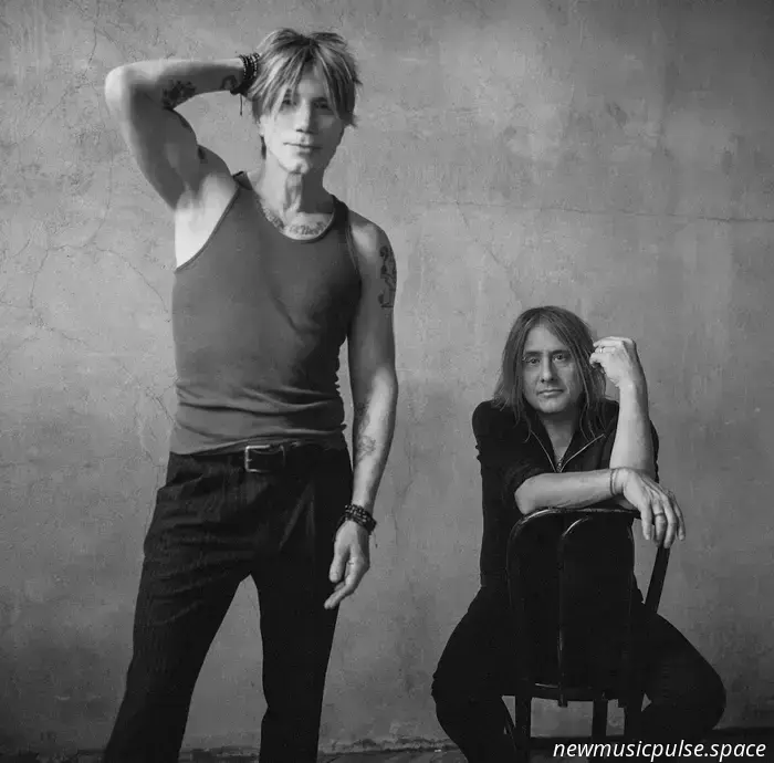 Interview: Robby Takac von Goo Goo Dolls über 30 Jahre 'A Boy Named Goo' und die unendliche Entwicklung der Band - Atwood Magazine