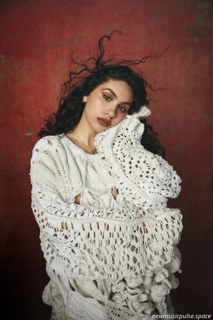 Alessia Cara – Amore e Iperbole