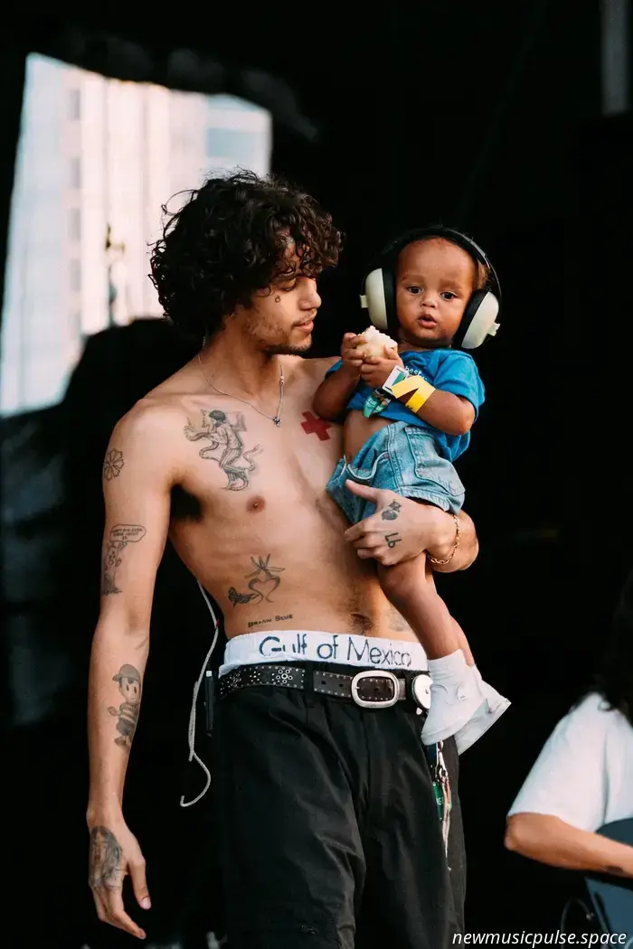 Lollapalooza 2025 ist das Gesprächsthema schlechthin, und wir sind hier, um Ihnen zu sagen, warum - Atwood Magazine
