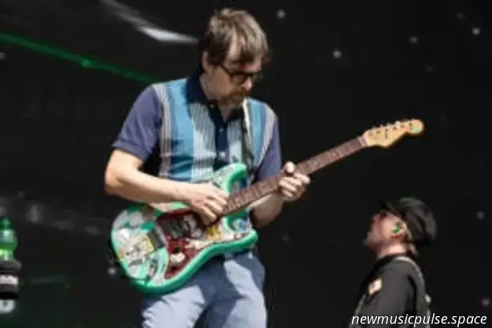 Pulp, Charli XCX, Neil Young, RAYE, and others: key moments from Saturday at Glastonbury 2025.