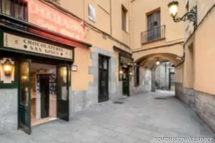 The top restaurants, bars, and attractions in Madrid to explore during the Mad Cool Festival in 2025.