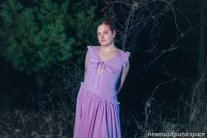 “Anger, Death, & Acceptance”: Stevie Knipe of Adult Mom Provides a Voice to Life’s Toughest Emotions on ‘Natural Causes’ - Atwood Magazine