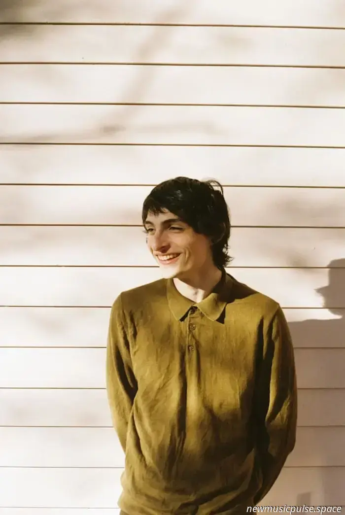 Finn Wolfhard Anuncia su Álbum Debut en Solitario 'Happy Birthday'