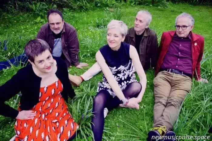 Heavenly, leyendas del indie pop, confirman su primer álbum en 30 años.