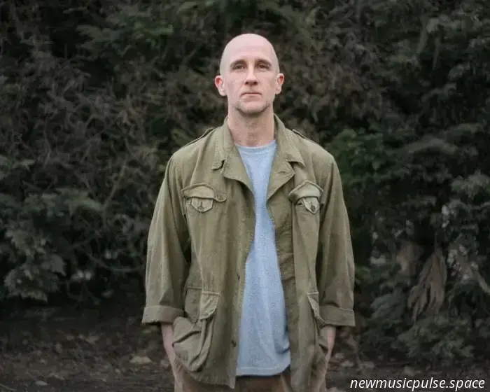 Andrew Jim Gannon comienza un nuevo capítulo con «A medida que los años retroceden».