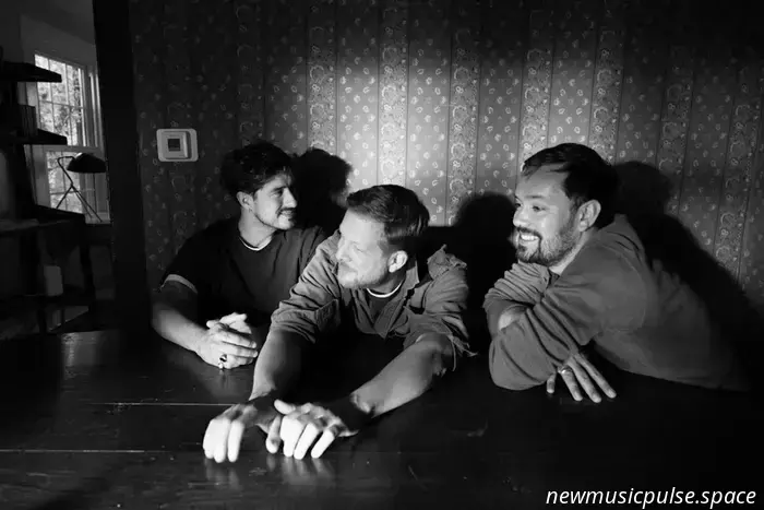 Roundtable: An Examination of Mumford & Sons' 'RUSHMERE' - Atwood Magazine