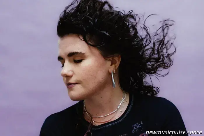 Georgia kehrt mit dem pulsierenden Electro-Hit ‚Wanna Play‘ zurück