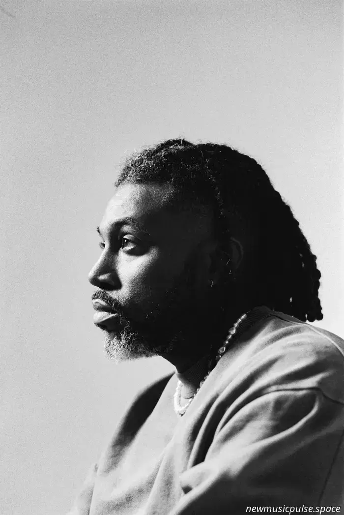"Tuo Sempre": Aaron Taylor trasforma una potente promessa in musica emozionante nel suo EP minimale - Atwood Magazine
