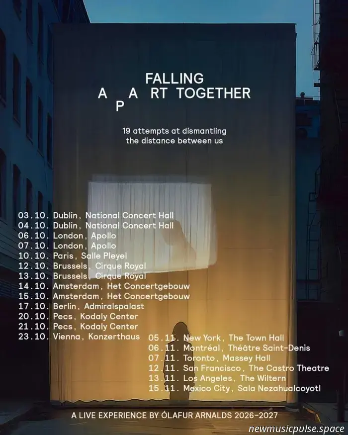 Ólafur Arnalds conferma il tour immersivo "Cadendo a pezzi insieme"