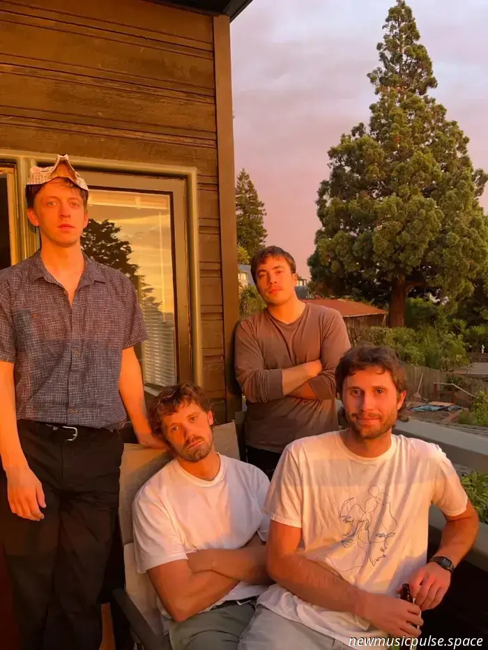 „Trauer ist nur abgenutzte Freude“: mildred Linger im Nebel zwischen Erinnerung und Wandel in ‚Trailer Hitch‘ – Atwood Magazine