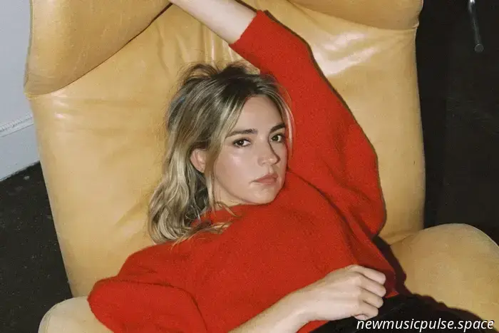 Entrevista: Katelyn Tarver sobre elegirse a sí misma y convertirse en el ejemplo que faltaba - Atwood Magazine