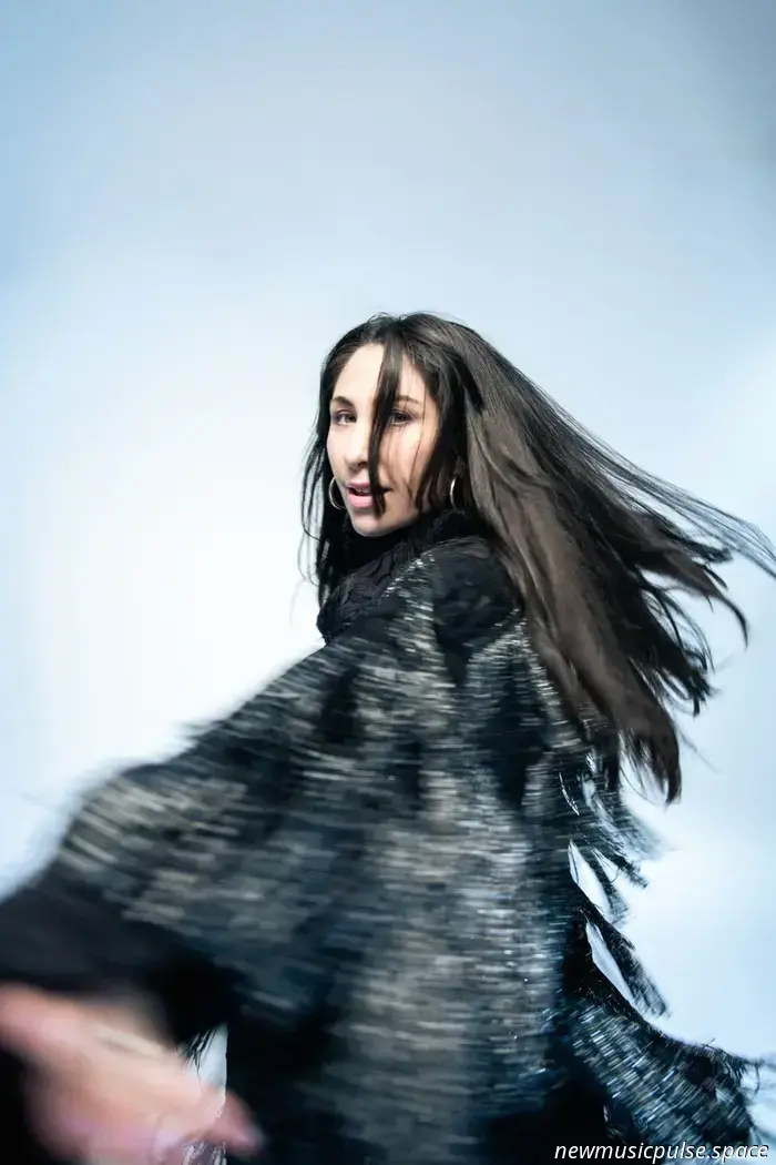 RuthAnne Anuncia Nuevo Álbum 'The Moment'