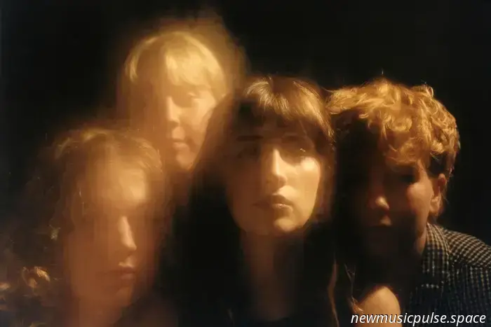 Florence Road sarà la headliner della festa di lancio della Class of 2026 di DIY a Colours di Hoxton!