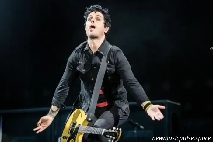 Посмотрите, как Билли Джо Армстронг из Green Day Противостоит фанату на Фестивале ураганов в Германии