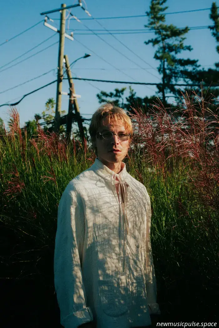 Interview: Fig Tape serviert „Forcefed Serenity“, einen genreübergreifenden Fiebertraum - Atwood Magazine