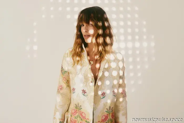 Melody's Echo Chamber - Unclouded