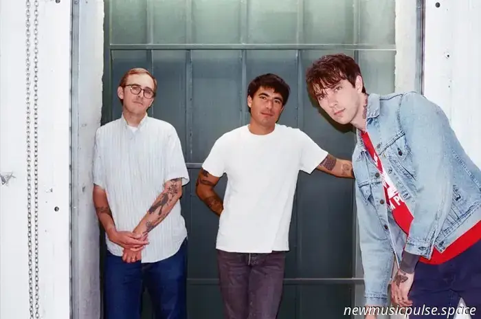 Joyce Manor kündigt neues Album „I Used To Go To This Bar“ an.