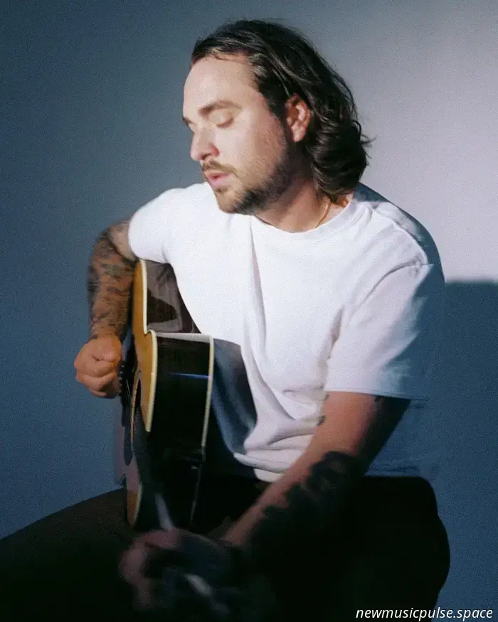 Interview: Trevor Dering of Fiji Blue Opens Up About ‘Hug’ and the Experiences That Influenced His Music - Atwood Magazine