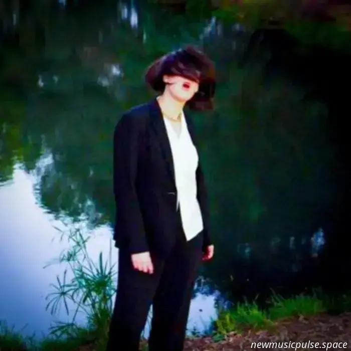 Premiere: Izzy Outerspace Delivers a Passionate, Intense, and Emotional Reckoning with “Closer” - Atwood Magazine