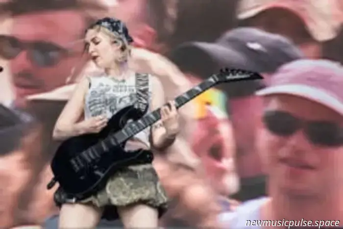 Olivia Rodrigo, Wolf Alice, Turnstile und mehr: alle Berichte vom Sonntag beim Glastonbury 2025