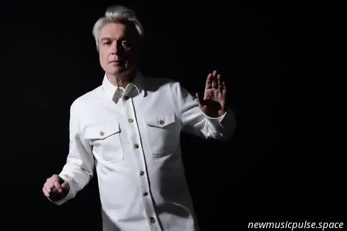 Дэвид Бирн выпустил совместно с Брайаном Ино написанную песню «T Shirt».