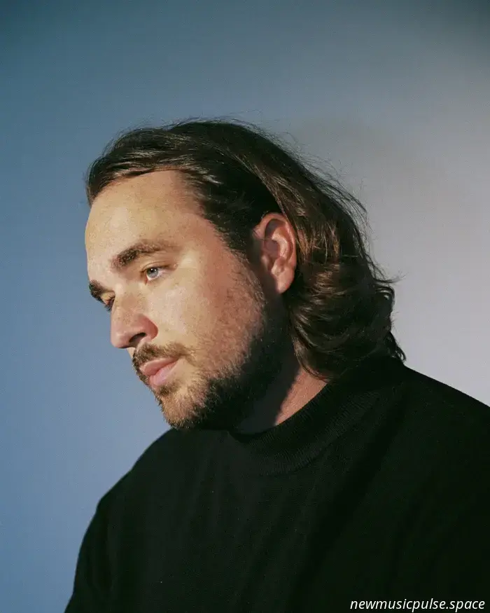 Interview: Trevor Dering of Fiji Blue Opens Up About ‘Hug’ and the Experiences That Influenced His Music - Atwood Magazine