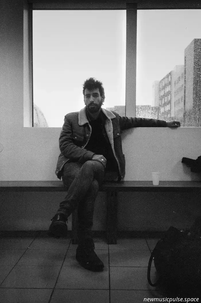 Entrevista: Leif Vollebekk sobre Música, Misticismo y el viaje hacia la 'Revelación' - Atwood Magazine