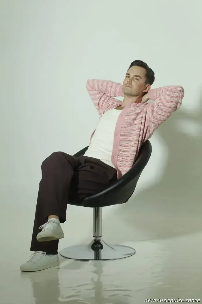 Fredrik Norlindh greift auf „Contrasting Notes“ nach seinen Träumen.