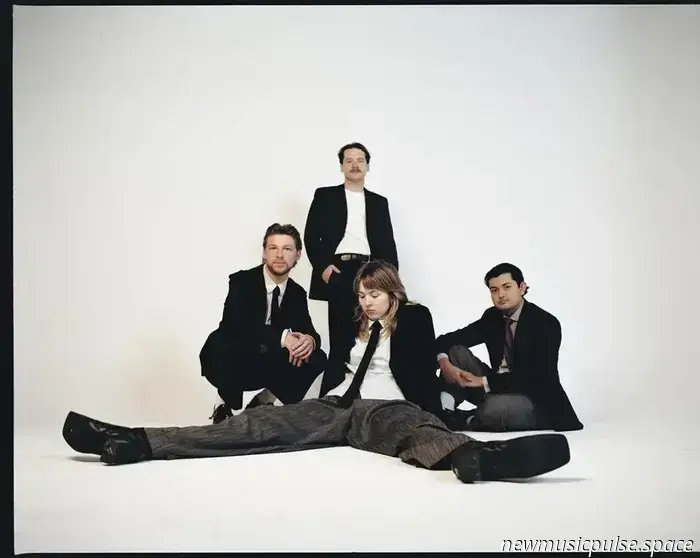 The Belair Lip Bombs kündigen neues Album 'Again' an