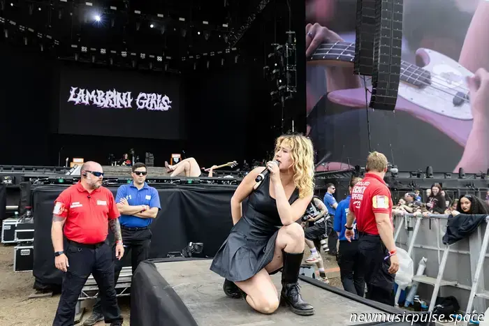 Lambrini Girls, NewDad, Fcukers und weitere treten beim Dot To Dot 2026 auf.